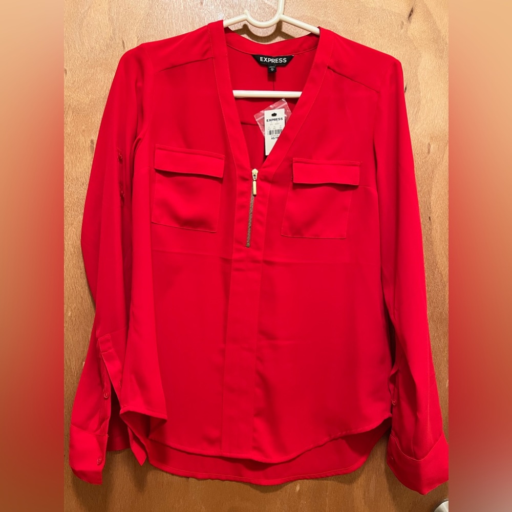 NWT EXPRESS V NECK LONG SLEEVE SHIRT.